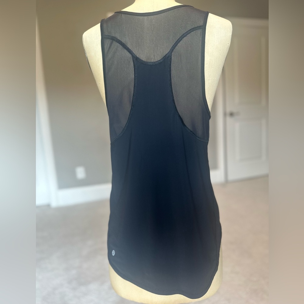 Lululemon black razor back tank top mesh panel detail size 8